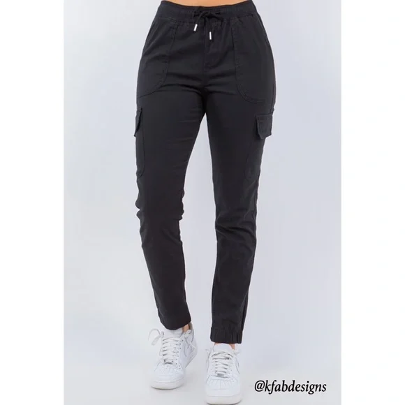 LAST 2! Baggy Black cargo pants with button closure and drawstring tie! - Picture 3 of 6